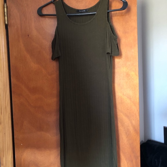 Long green dress - Picture 1 of 3